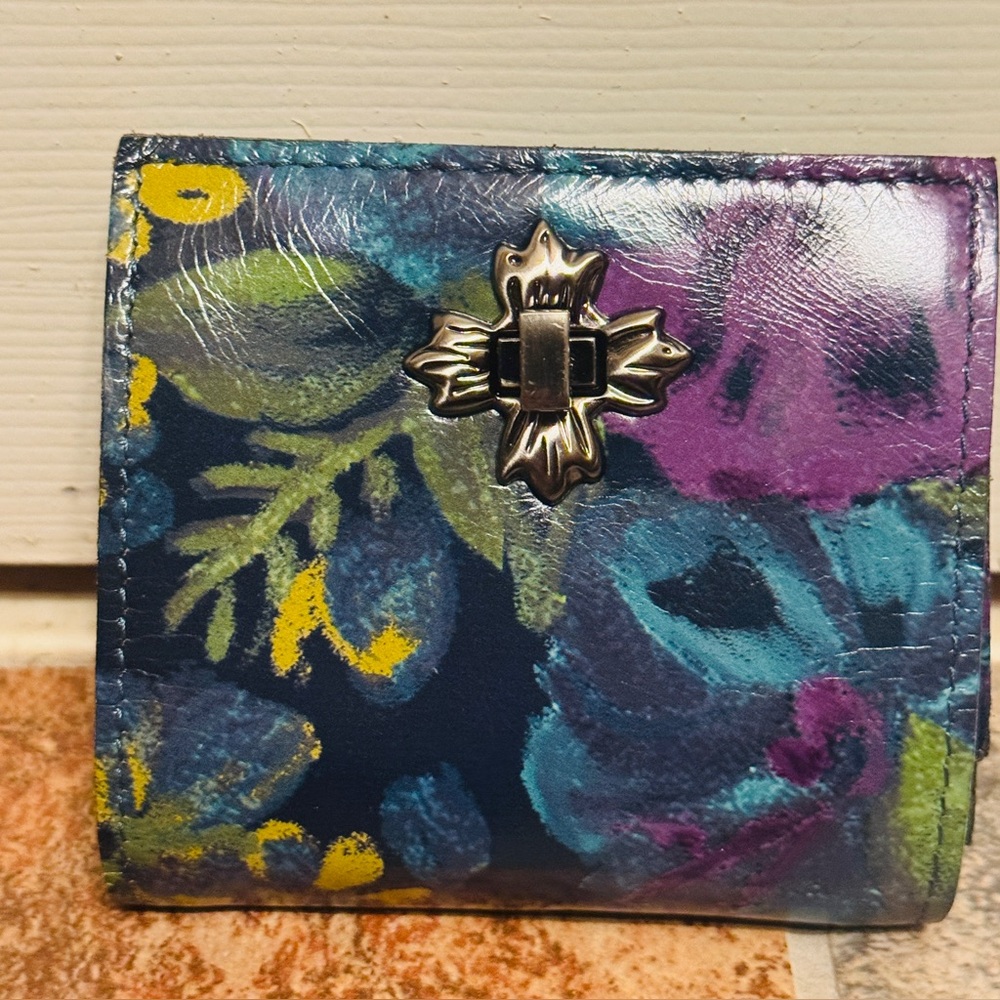 Vivid Patricia Nash Vivid Deep Blue Floral Nature Leather Astor Style Wallet!